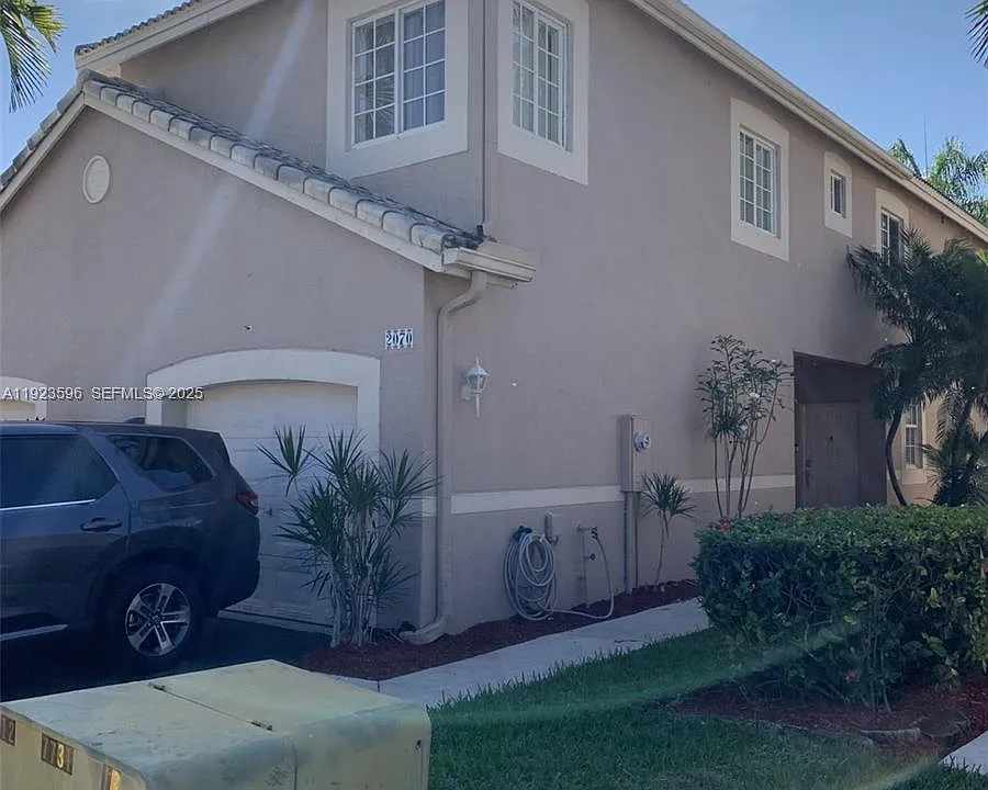 2070 Madeira Dr