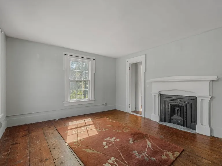 22 W High St #2 — Photo 8