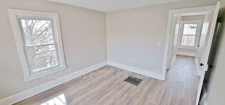 20 W Jackson St — Photo 23