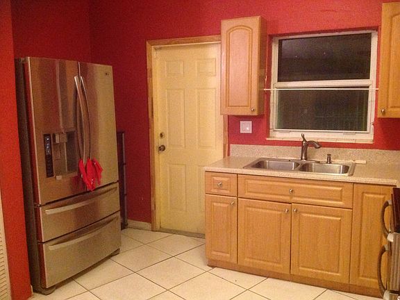 3rd image of 770 NW 171st St