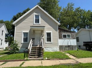 1205 W Taylor St, Bloomington, IL 61701