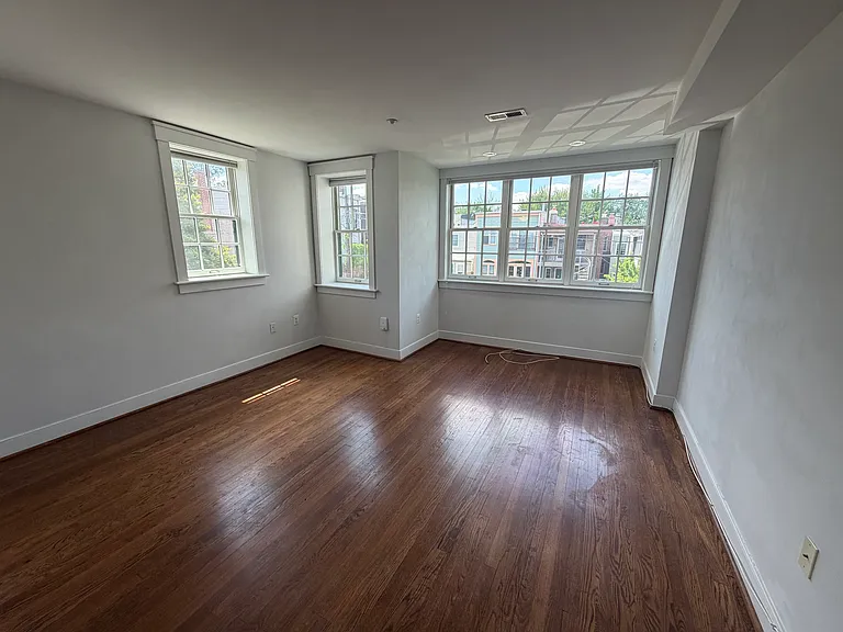 510 8th St NE #4 — Photo 9