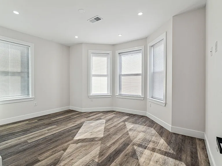 5601 Lansdowne Ave #3 — Photo 7