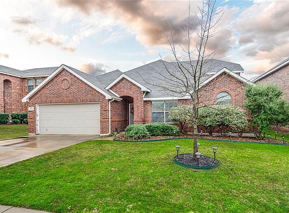 2nd image of 509 Crown Oaks Dr