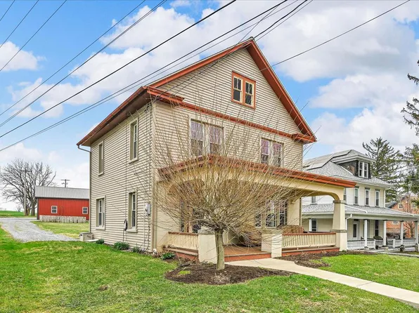 301 E Meadow Valley Rd, Lititz, PA 17543