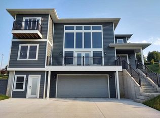1013 Walnut St, Decorah, IA 52101