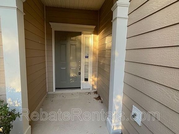 4th image of 4199 Highwood Dr