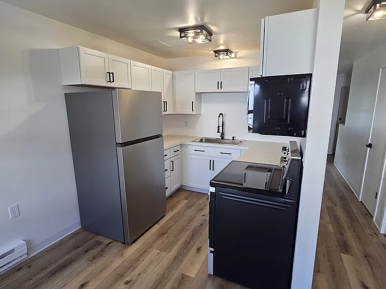 300 Dewey St #5 — Photo 1