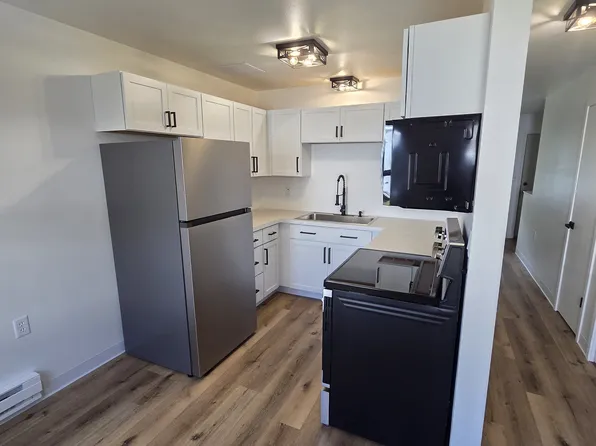 300 Dewey St #5, Niagara, WI 54151