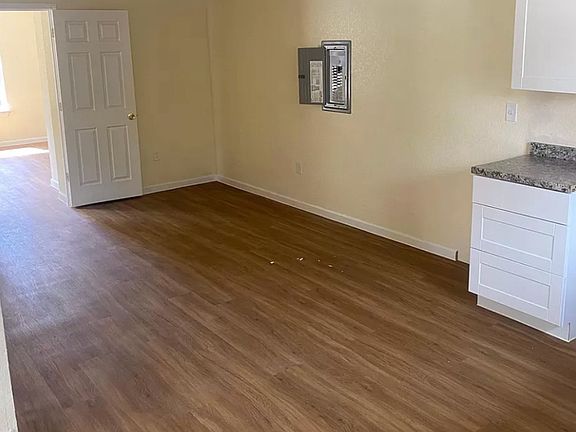 4th image of 868 Keats St #102