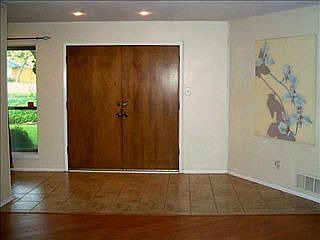 2nd image of 2420 Southridge Dr