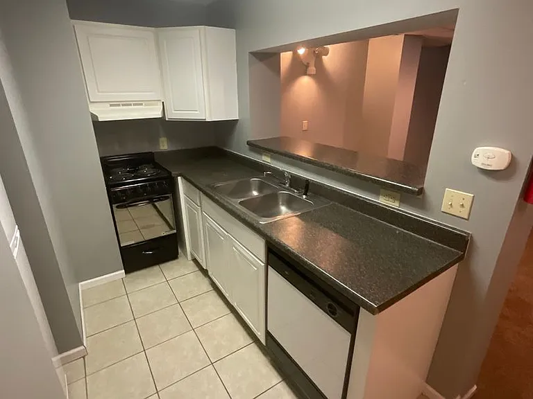 125 N Washington St — Photo 4
