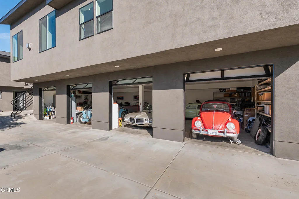 1818 New York Dr photo 1