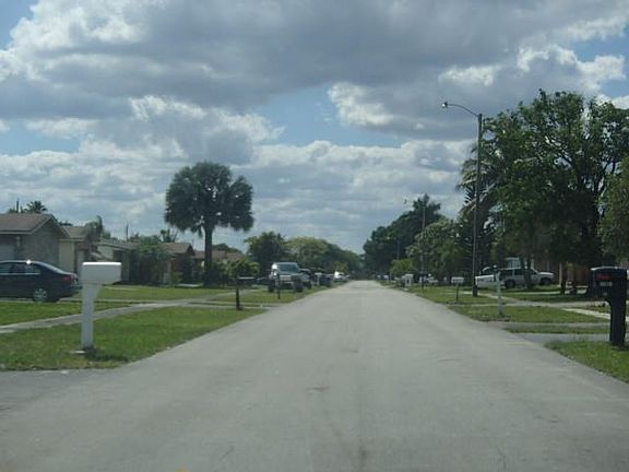 4th image of 11600 NW 31st St