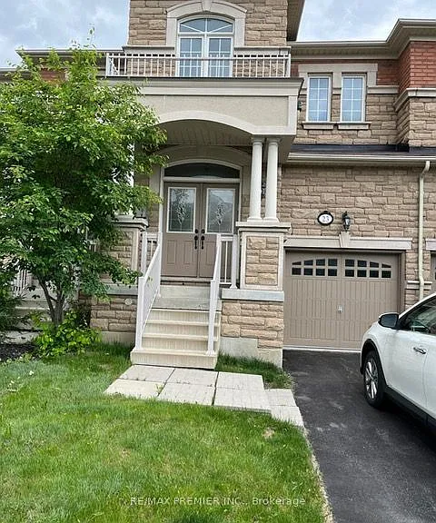 23 Spruce Pine Cres — Photo 1