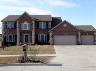 2212 Revere Rd, Bloomington, IL 61705