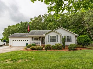 370 Lee Rd, Thomasville, NC 27360