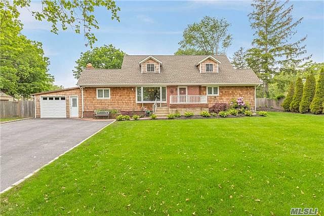 1st image of 4 Purdy Ave