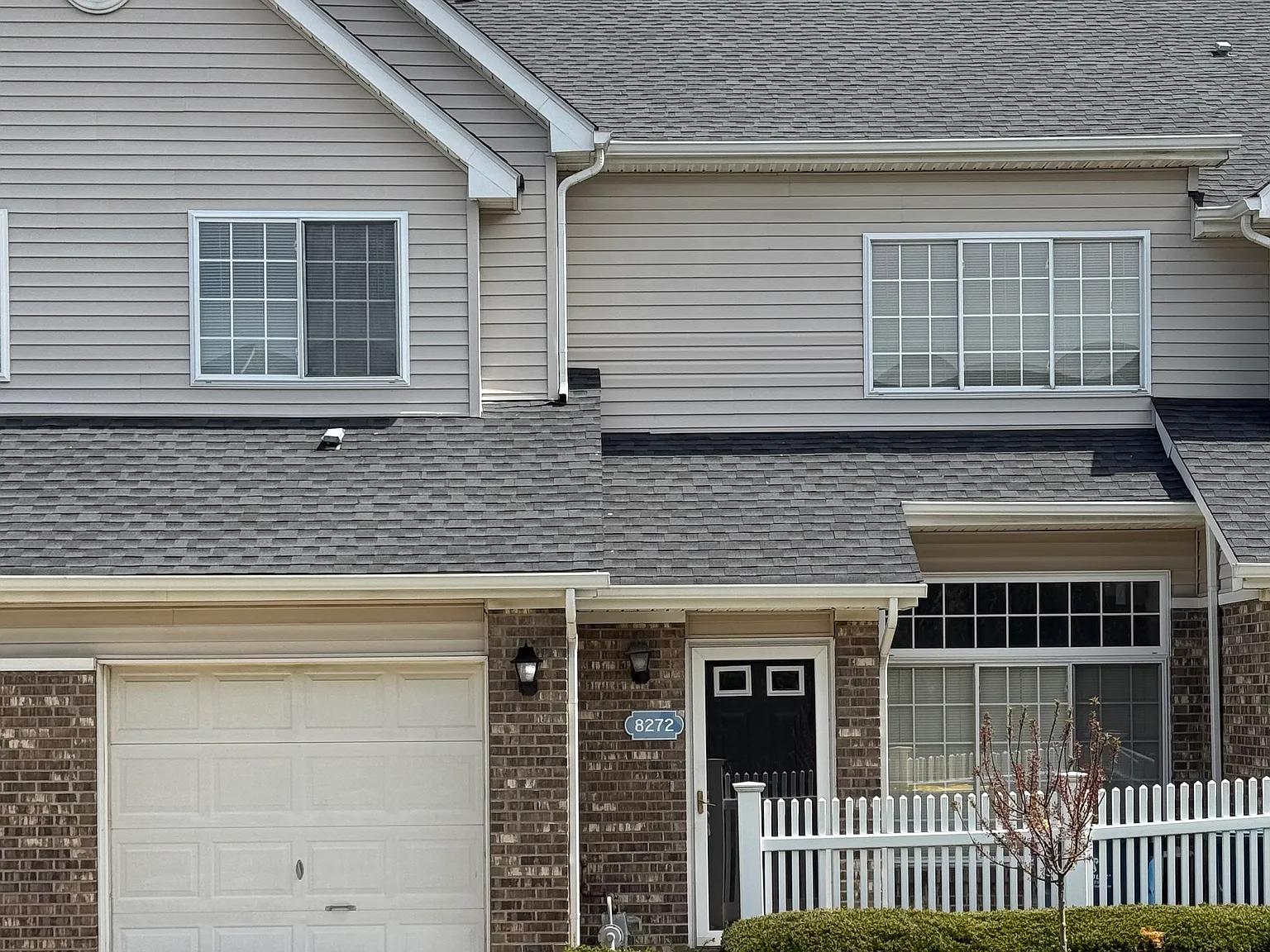 2 bed, 1.5 bath, 1309 sqft, $1,700 — Photo 2
