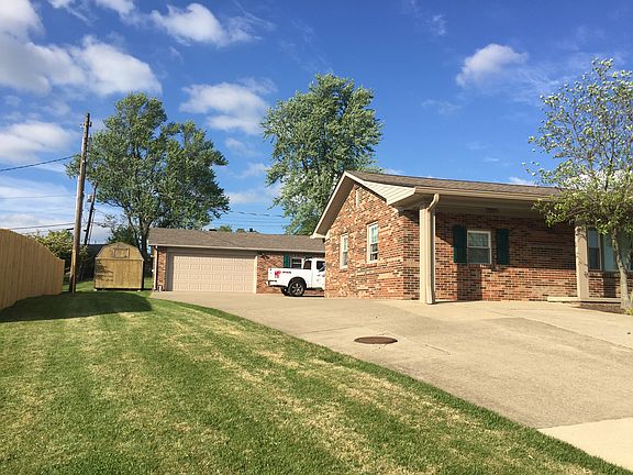 2nd image of 1757 Bellechasse Dr