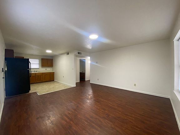 3rd image of 1535 Southside Ave #1535