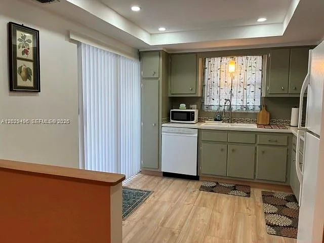 180 NE 12th Ave #11B — Photo 6