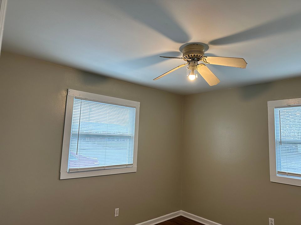 1st image of 560 Anniston Dr