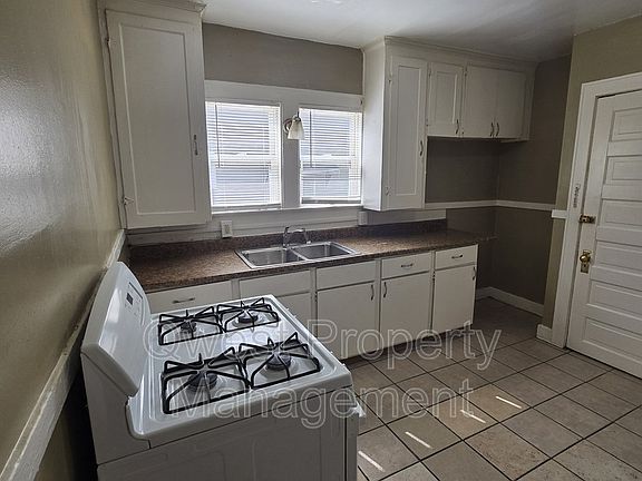 5th image of 626 Oakdale St SE