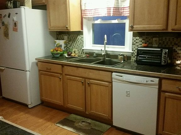 3rd image of 4 Hillcrest Dr #A