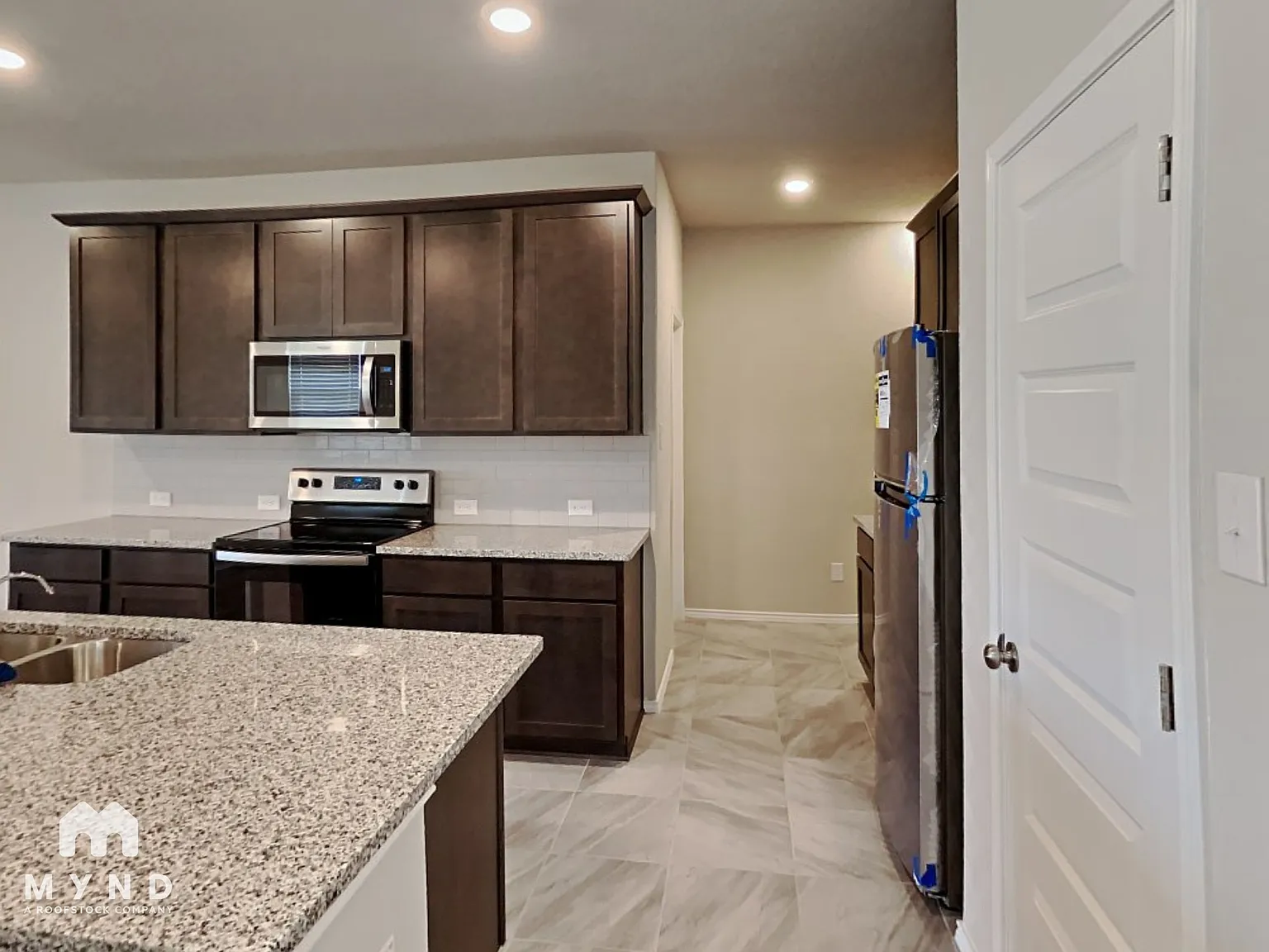 4 bed, 2.5 bath, 2224 sqft, $1,745 — Photo 2