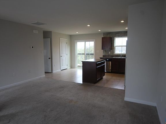 5th image of 87 Oland St