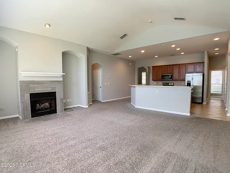 1213 Harbour Town Dr — Photo 14