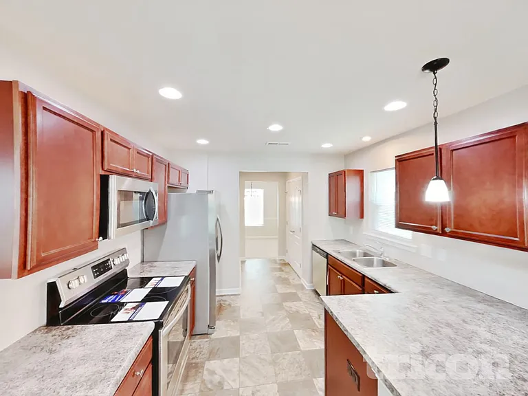 4676 Midstream Crossing Dr — Photo 4
