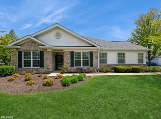 21301 Hidden Lake Ct, Crest Hill, IL 60403