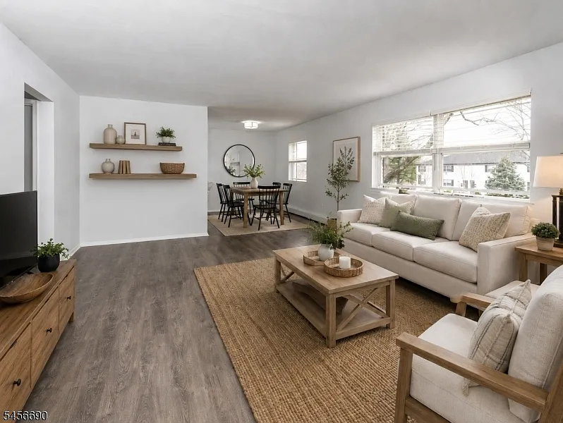 2 bed, 1.0 bath, 922 sqft, $2,775 — Photo 2
