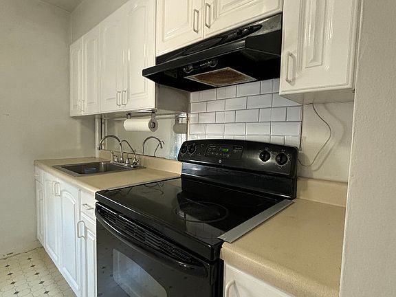 3rd image of 29 N Kensington Ave Floor 2