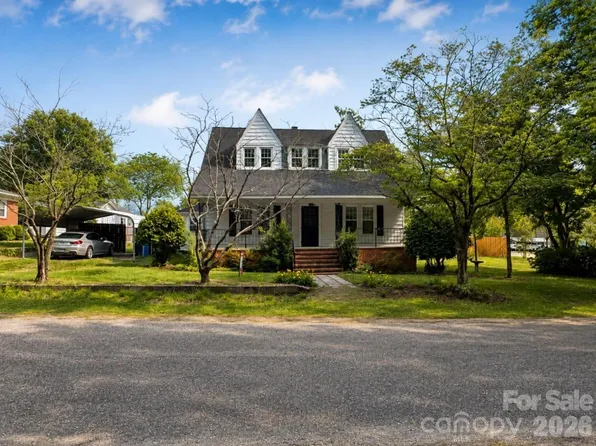 315 W Blakeney St, Pageland, SC 29728