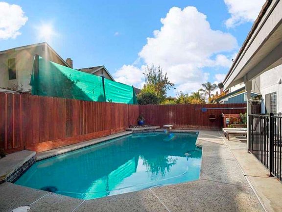 2nd image of 2512 Burlwood Dr