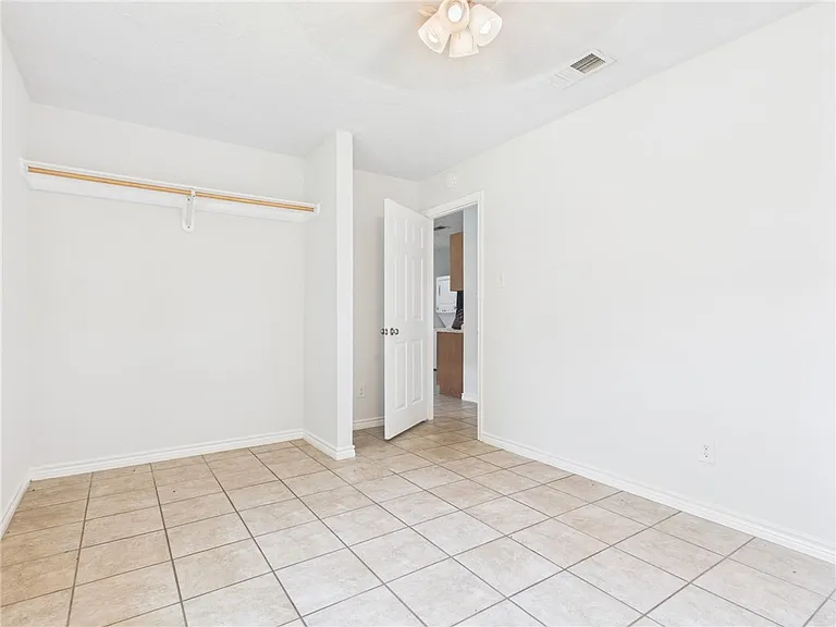 1900 Finfeather Rd #C — Photo 14