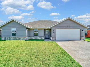 1517 Avalon Dr, Altus, OK 73521