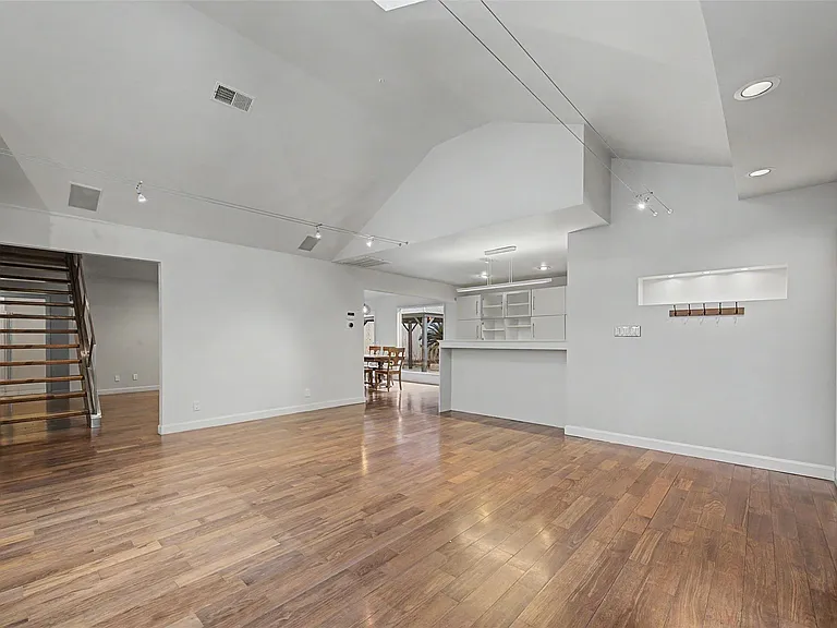 2723 Nottingham St — Photo 8