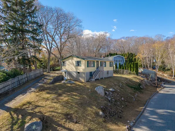 17 McKays Dr, Rockport, MA 01966