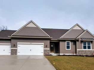 12815 Den Houter Valley Dr SE, Lowell, MI 49331