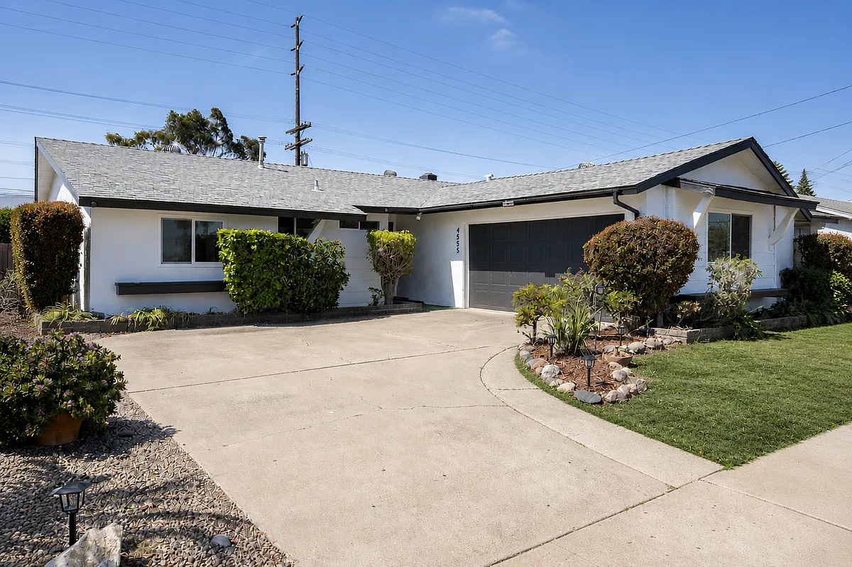 Building Photo - 4555 Conrad Ave