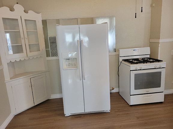 3rd image of 4024 5th St APT 1R