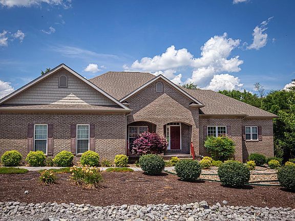 2nd image of 221 Konawa Ln