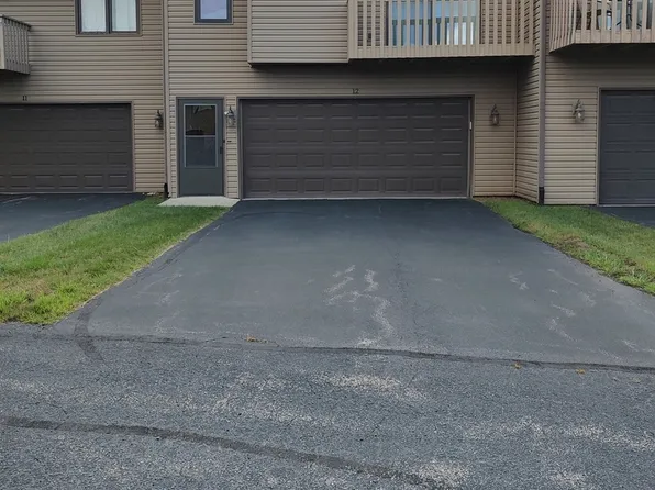 7425 Colosseum Dr APT 12, Rockford, IL 61107