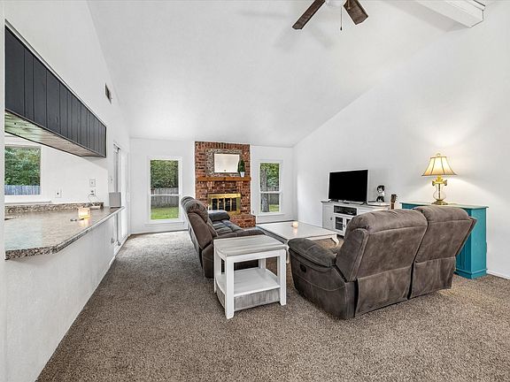 4th image of 3235 Villagedale Dr