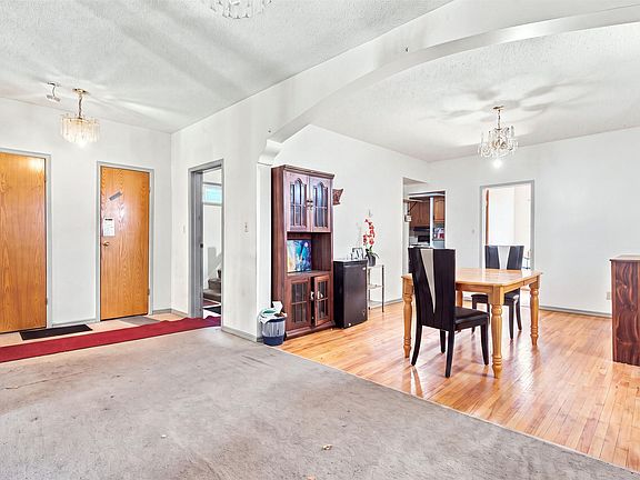 5th image of 11111 81st Ave NW