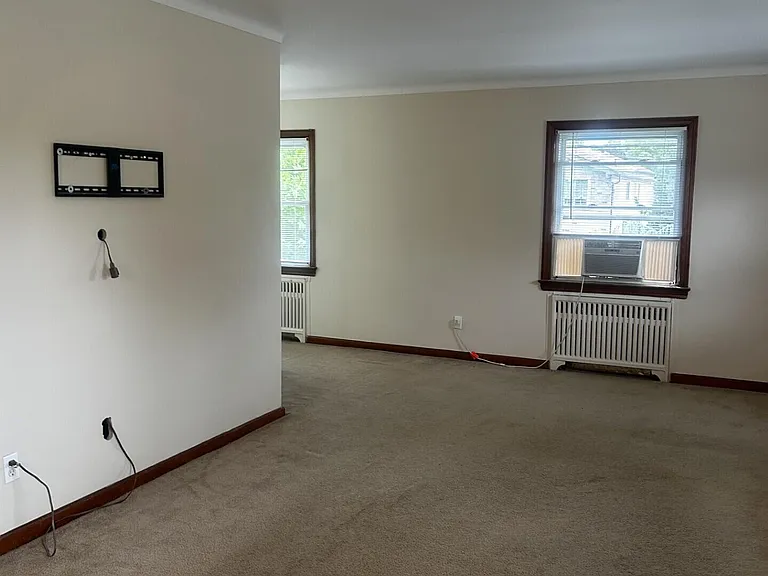 204 Ross Ave — Photo 8